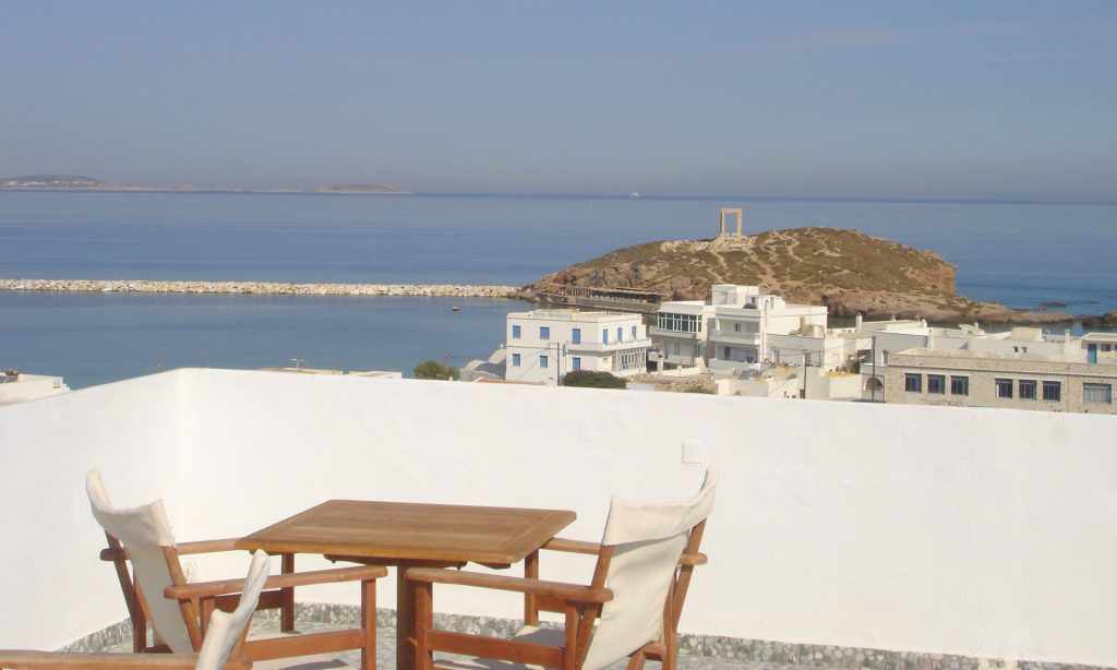 Panorama Hotel Naxos﻿, Panorama Hotel to Naxos﻿ port, family rooms with living areas