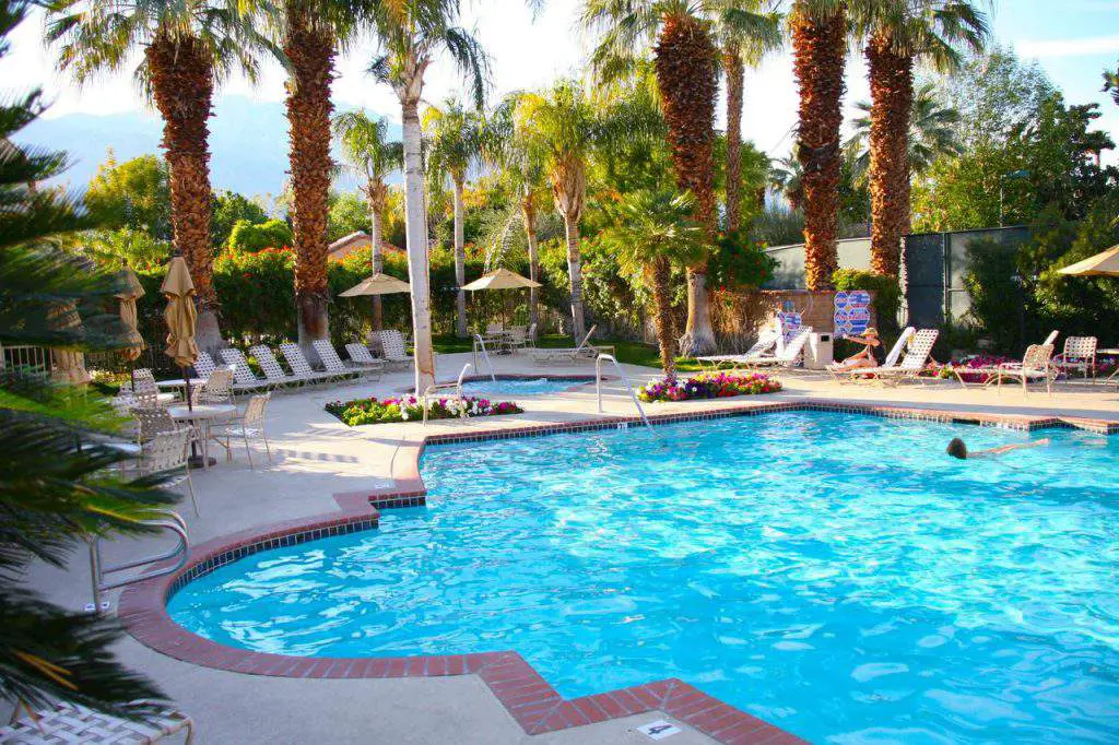 the oasis by don carlos resort tripadvisor,the oasis resort palm springs website,the oasis resort byron bay reviews