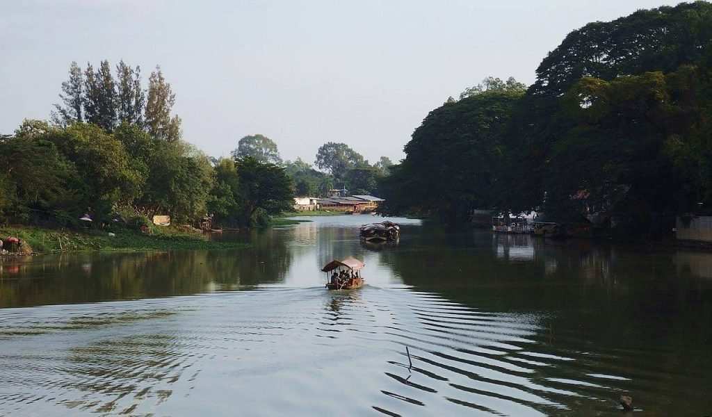 ping river chiang mai,
ping river cruise,
ping river cafe,
ping river house