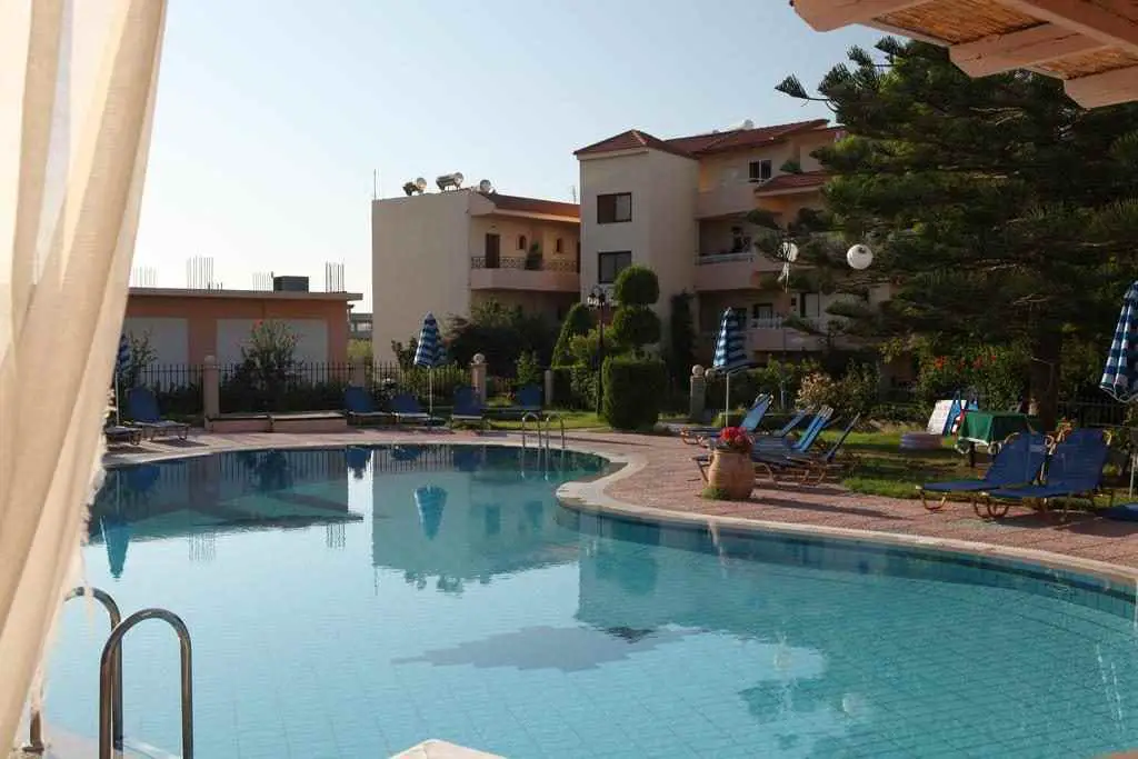 Lyristis Studios & Apartments﻿ Faliraki Rhodes, Faliraki beach apartments, apartments with swimming pools in Faliraki Rhodes