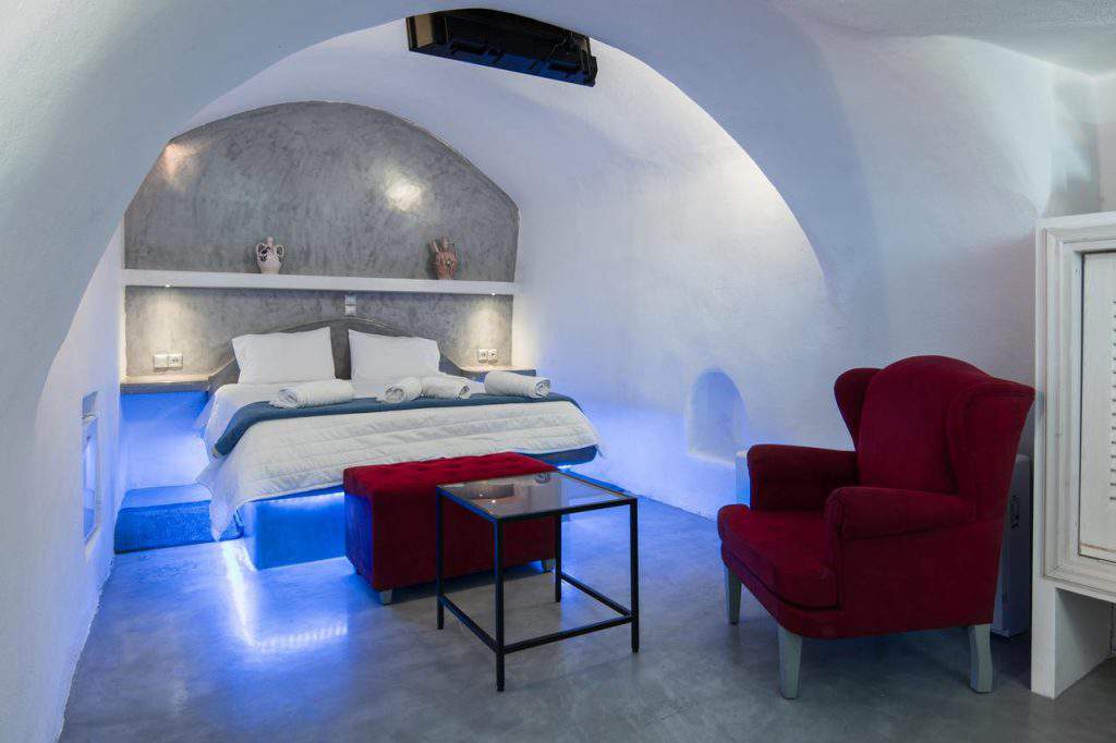 hotel loucas santorini restaurant,loucas hotel santorini tripadvisor,loucas hotel santorini booking