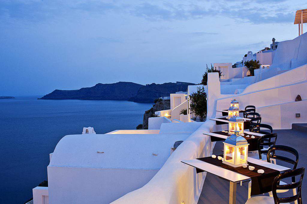 Oia Hotels