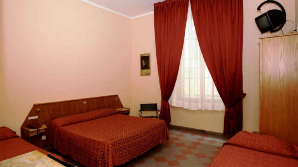 piccolo hotel etruria reviews,piccolo hotel etruria siena booking,piccolo hotel etruria siena tripadvisor