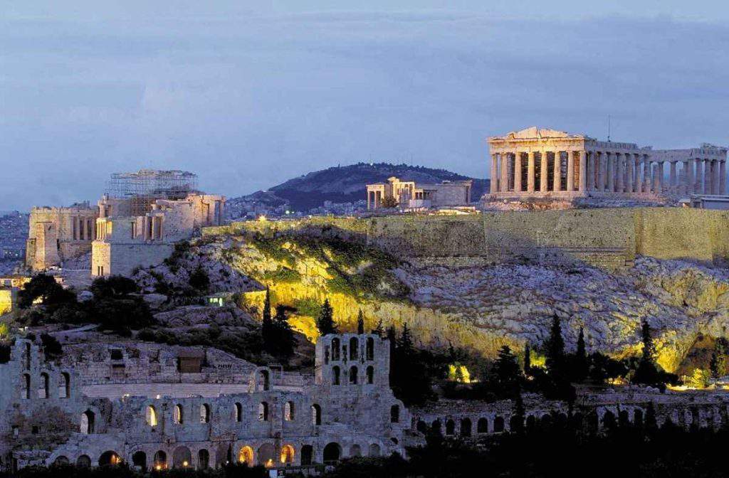 FAMILY-FRIENDLY HOTELS IN ATHENS