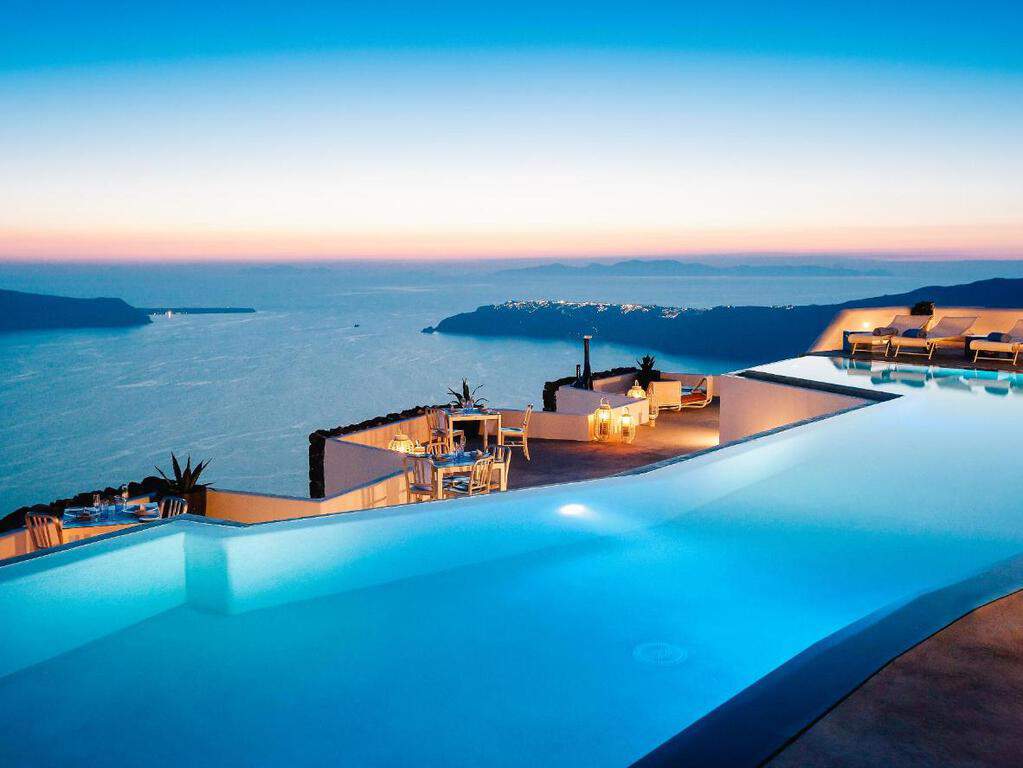 Santorini Hotels With Infinity Pools