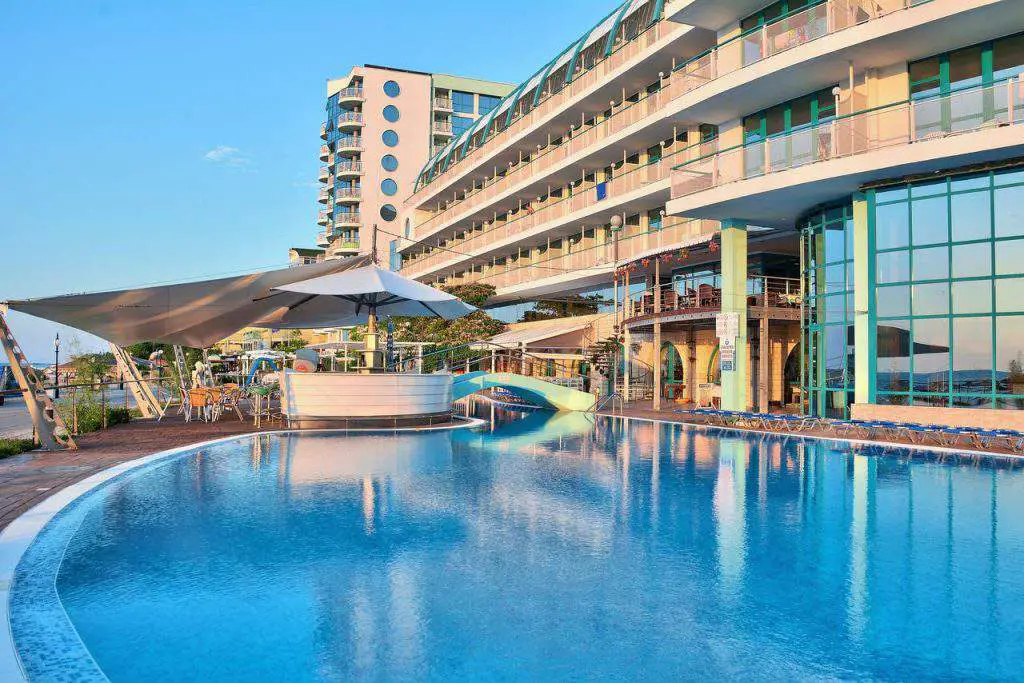 golden beach hotel-apartments,golden beach hotel pattaya address,golden beach hotel in pattaya booking