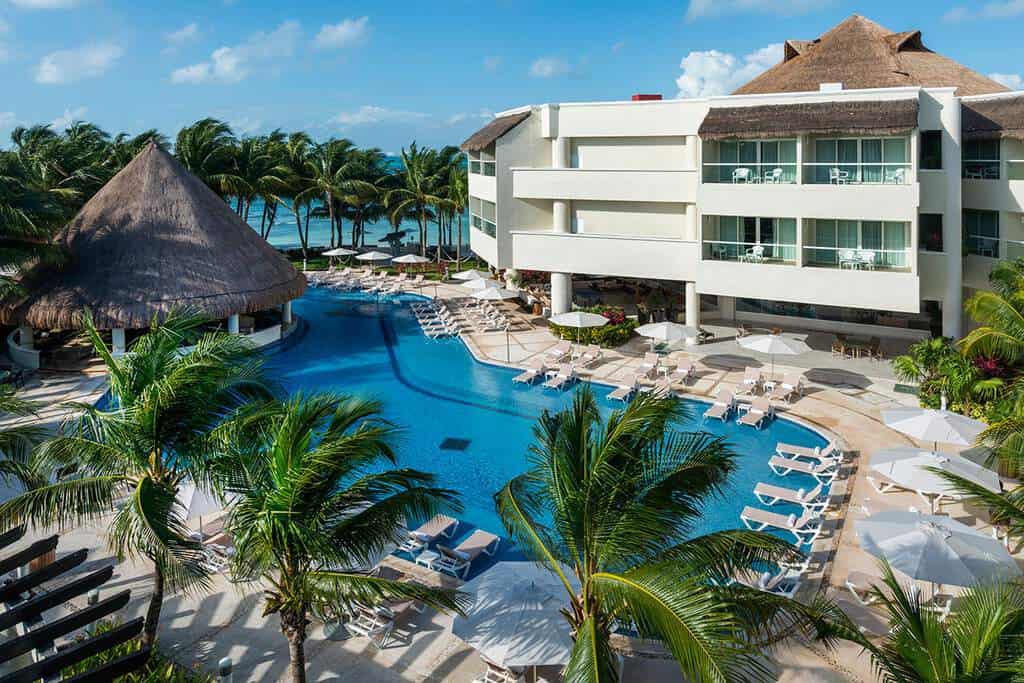 Where To Stay In Isla Mujeres? 13 TOP Hotels in Isla Mujeres