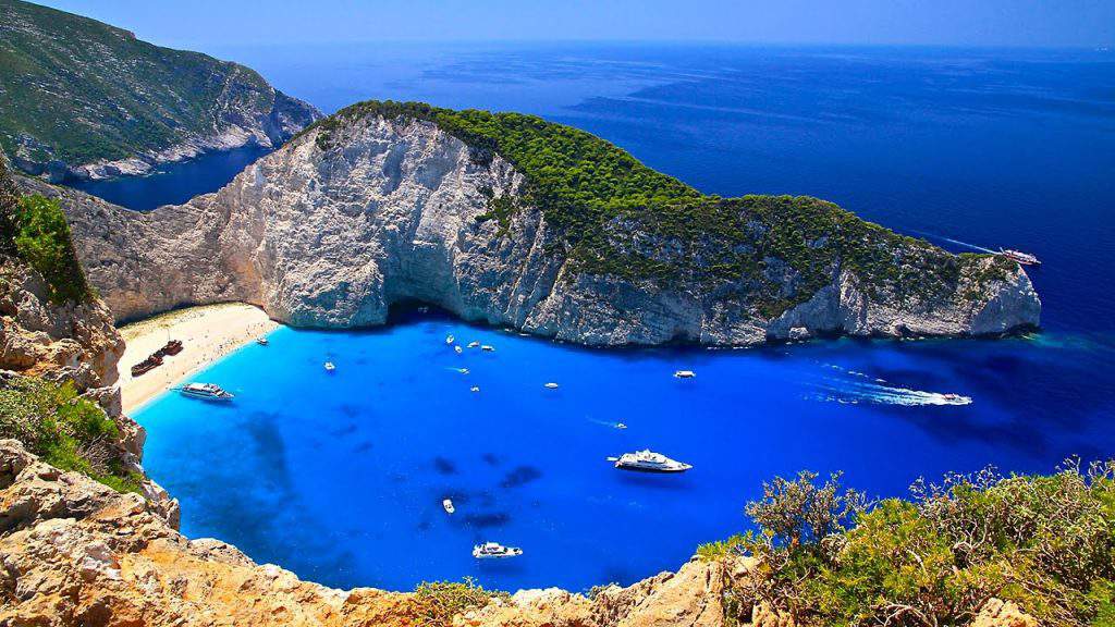 Discover The 20 Most Beautiful Greek Islands // HotelGods™