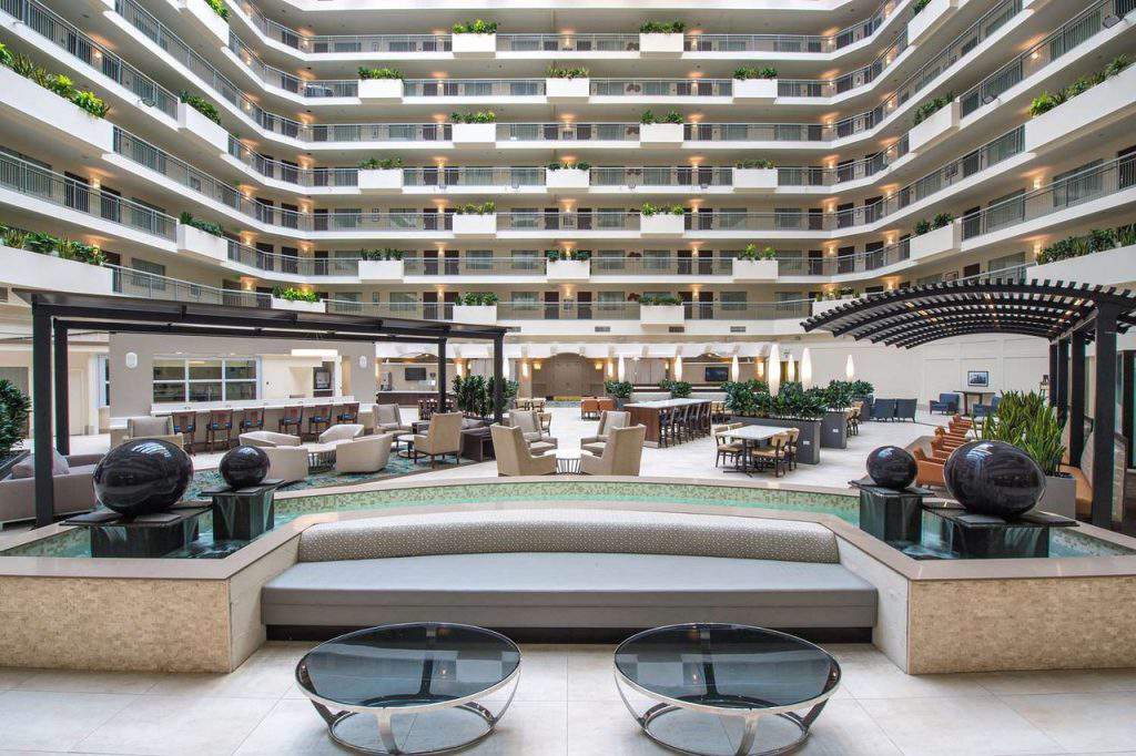 hilton seattle reviews,hilton seattle phone number,hilton seattle check out time